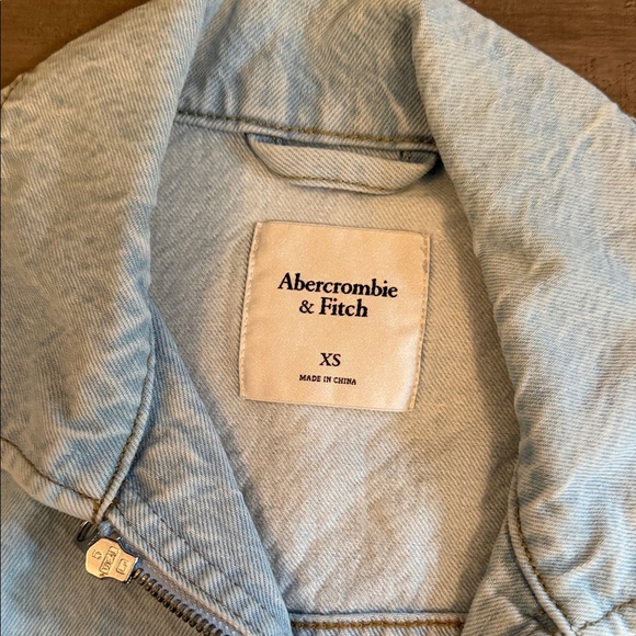 Abercrombie & Fitch Light Blue Denim Jacket - Picture 2 of 3